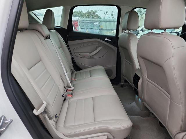 Фото 10 - FORD CMAX