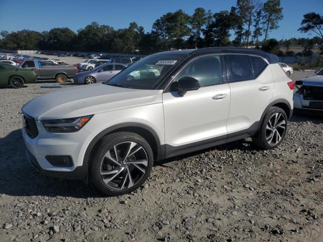 Фото 1 - VOLVO XC40