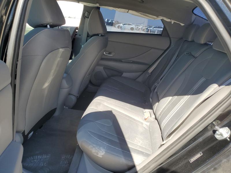 Фото 10 - HYUNDAI ELANTRA