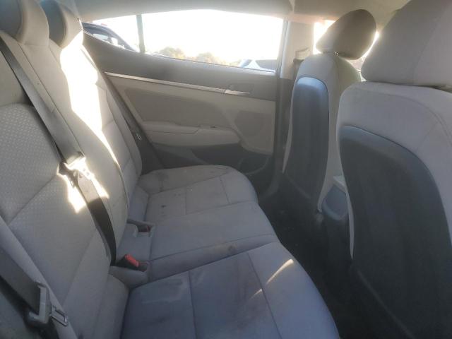 Фото 10 - HYUNDAI ELANTRA