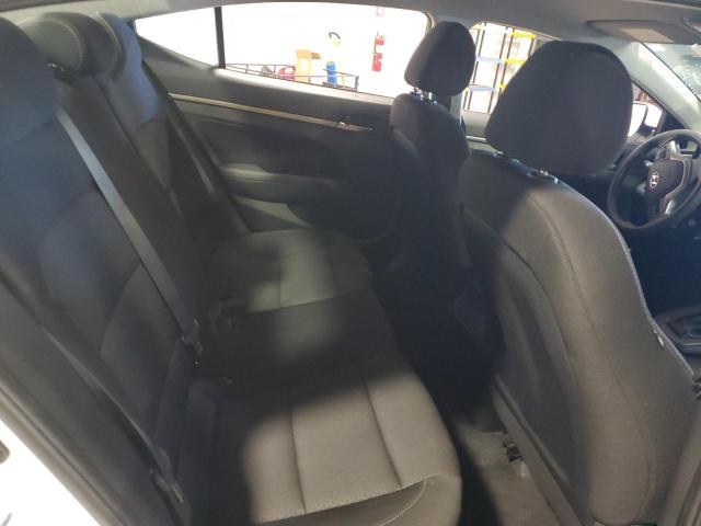 Фото 10 - HYUNDAI ELANTRA