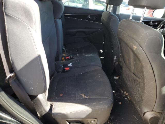 Фото 11 - KIA SORENTO