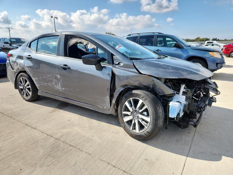 Фото 4 - NISSAN VERSA