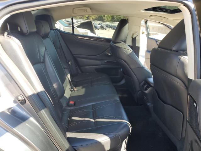 Фото 10 - LEXUS ES300