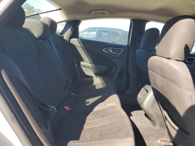 Фото 10 - CHRYSLER 200