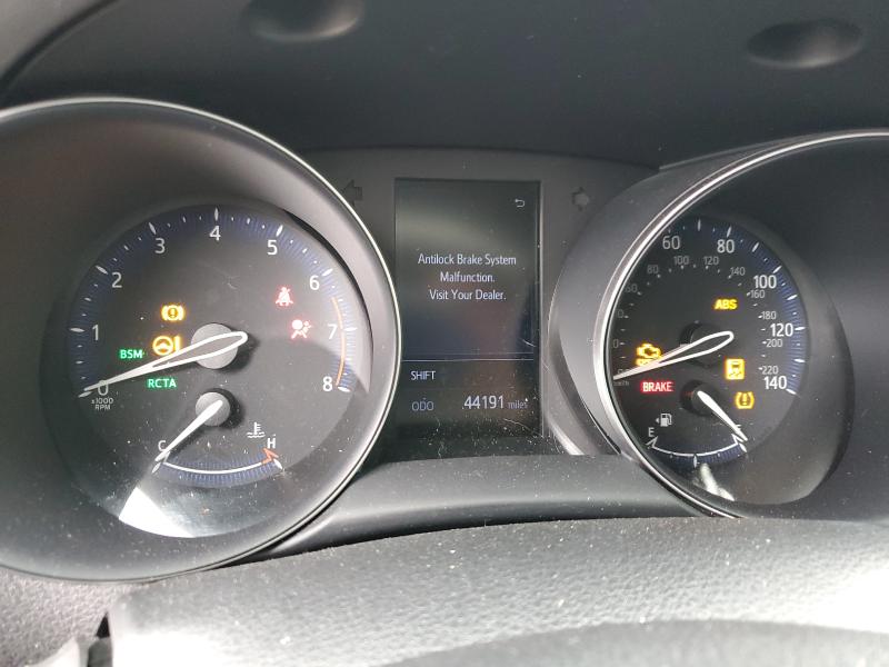 Фото 9 - TOYOTA C-HR