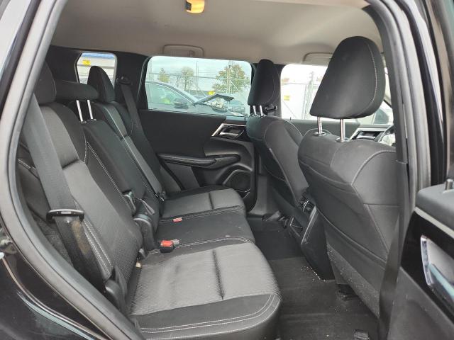 Фото 11 - MITSUBISHI OUTLANDER