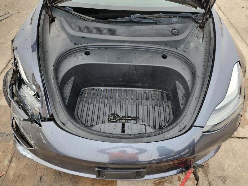 Фото 12 - TESLA MODEL 3