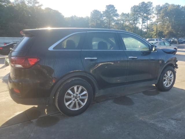 Фото 3 - KIA SORENTO