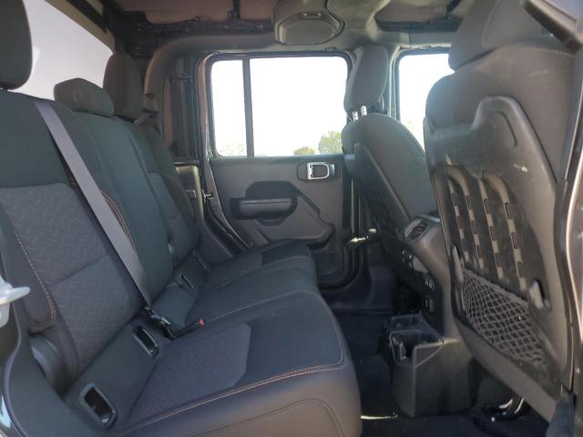 Фото 10 - JEEP GLADIATOR