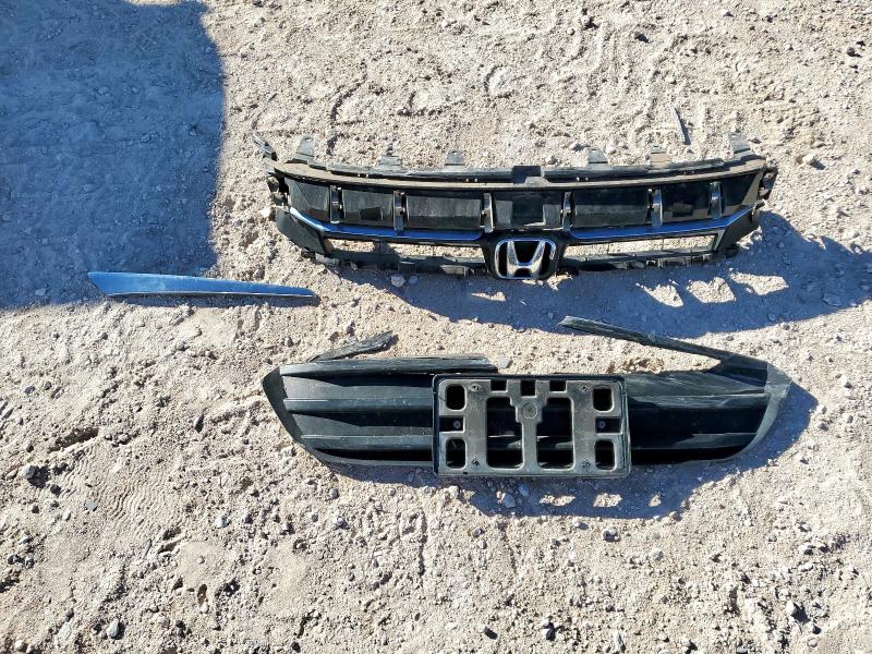 Фото 12 - HONDA INSIGHT