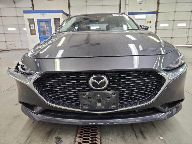 Фото 5 - MAZDA 3