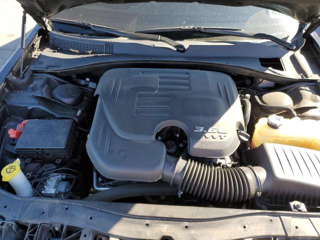 Фото 11 - CHRYSLER 300