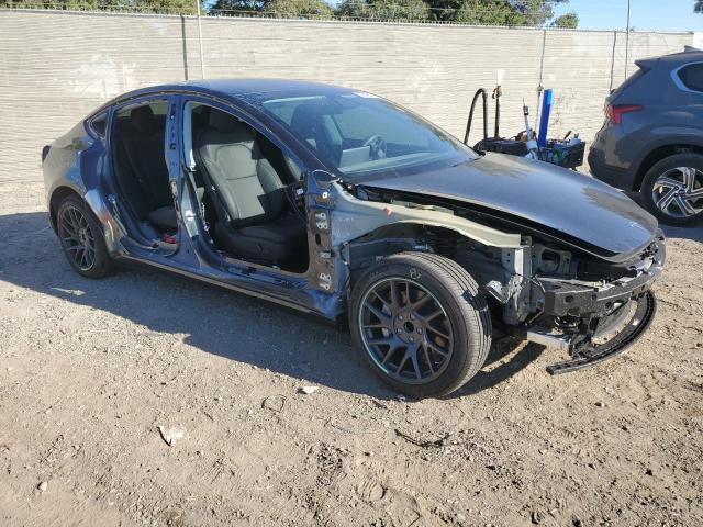 Фото 4 - TESLA MODEL 3