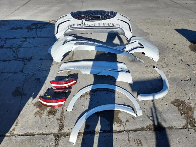 Фото 13 - GENESIS GV70