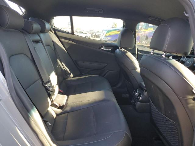 Фото 10 - KIA STINGER