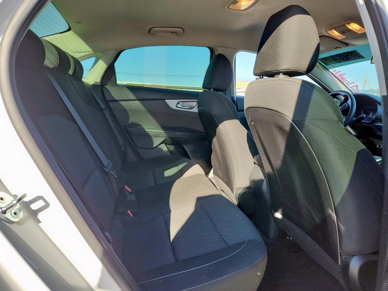 Фото 10 - KIA FORTE