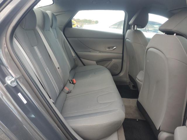 Фото 10 - HYUNDAI ELANTRA