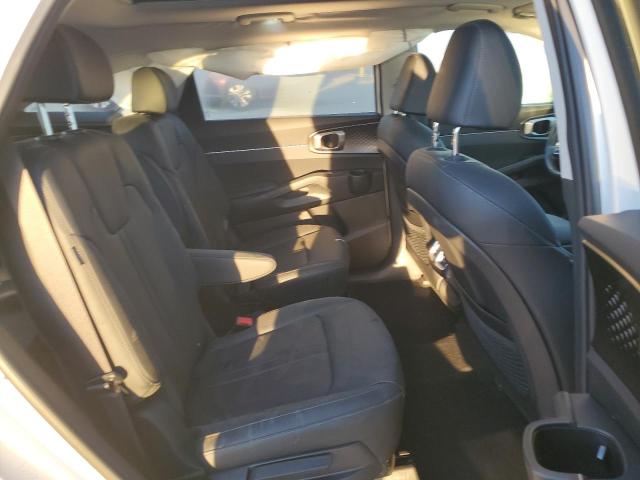 Фото 10 - KIA SORENTO