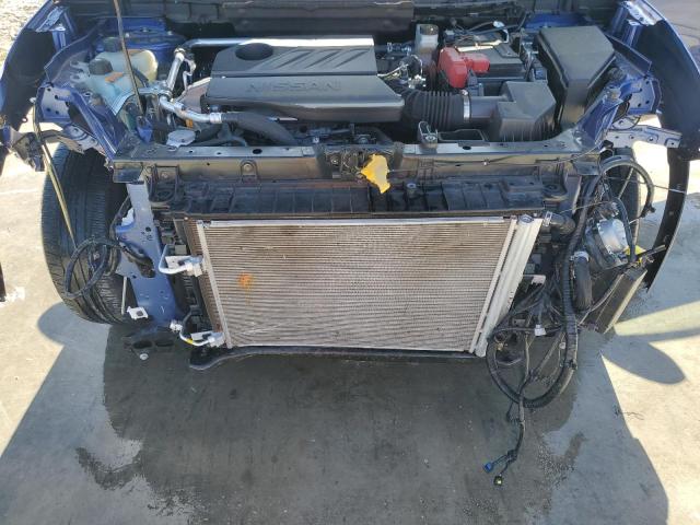 Фото 12 - NISSAN ROGUE