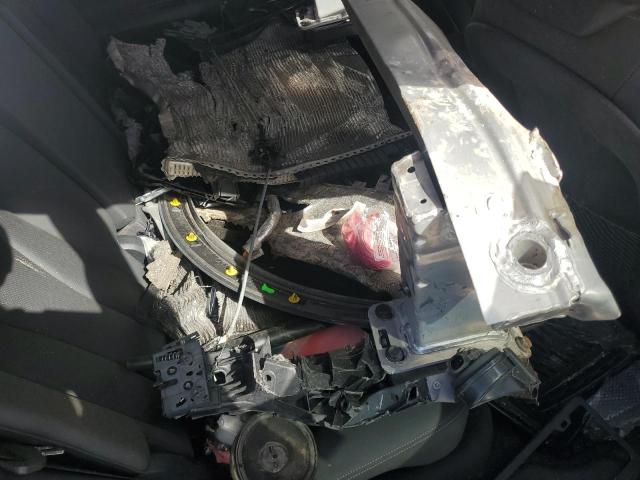 Фото 13 - AUDI Q8