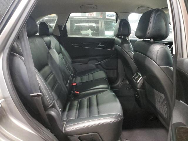 Фото 11 - KIA SORENTO