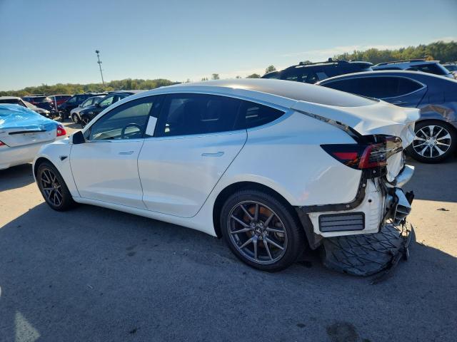 Фото 2 - TESLA MODEL 3