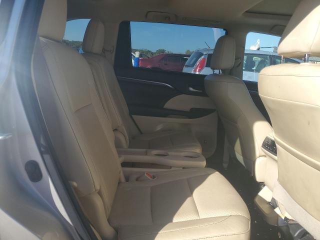 Фото 11 - TOYOTA HIGHLANDER