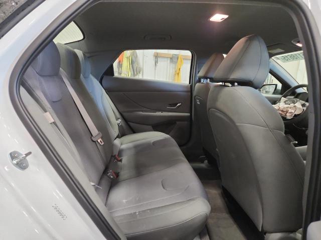 Фото 10 - HYUNDAI ELANTRA