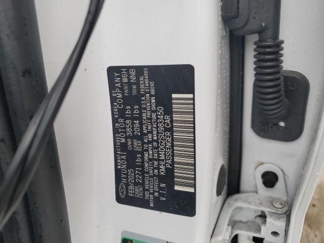 Фото 12 - HYUNDAI ELANTRA