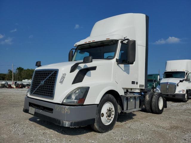 Фото 2 - VOLVO VN