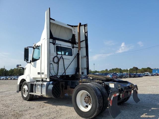 Фото 3 - VOLVO VN