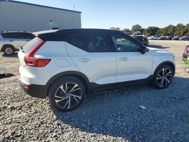 Фото 3 - VOLVO XC40