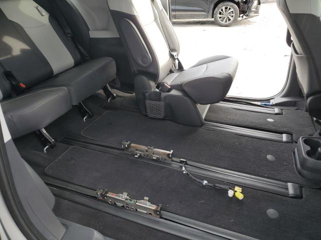 Фото 11 - TOYOTA SIENNA