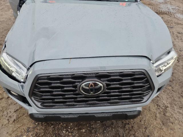 Фото 11 - TOYOTA TACOMA