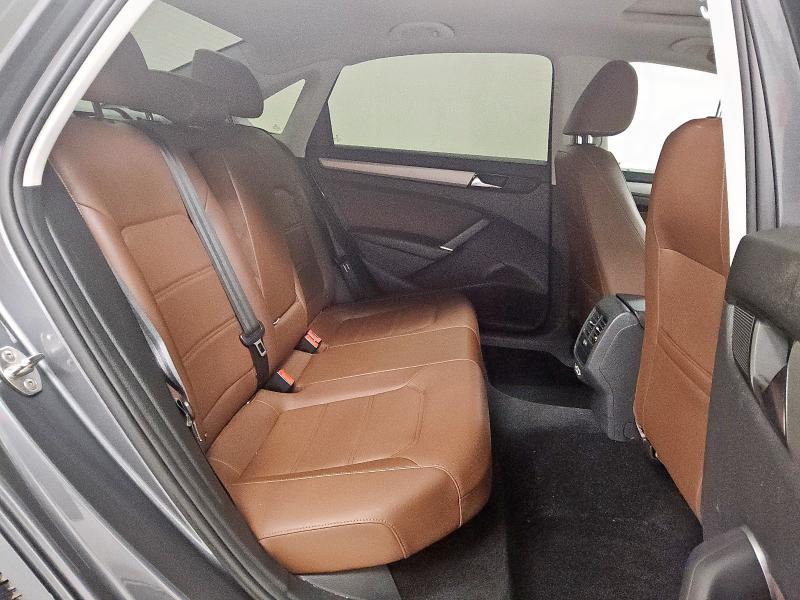 Фото 10 - VOLKSWAGEN PASSAT