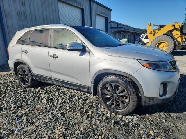 Фото 4 - KIA SORENTO