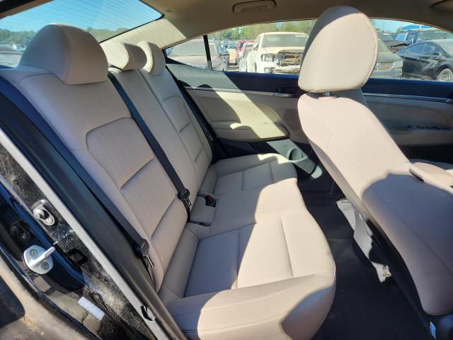 Фото 10 - HYUNDAI ELANTRA