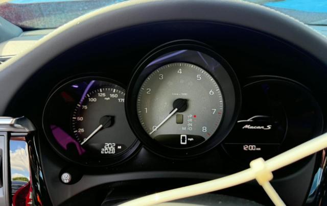 Фото 9 - PORSCHE MACAN