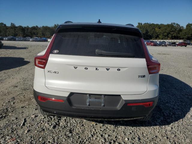 Фото 6 - VOLVO XC40