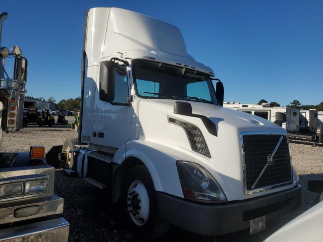 VOLVO VN 2017 VIN 4V4N39TG3HN987951