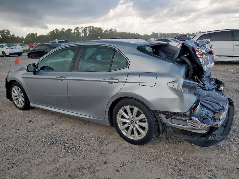 Фото 2 - TOYOTA CAMRY