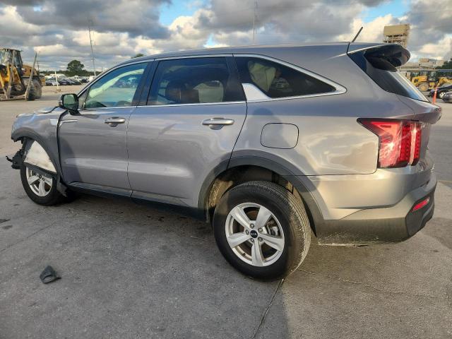 Фото 2 - KIA SORENTO