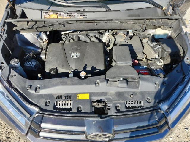 Фото 12 - TOYOTA HIGHLANDER