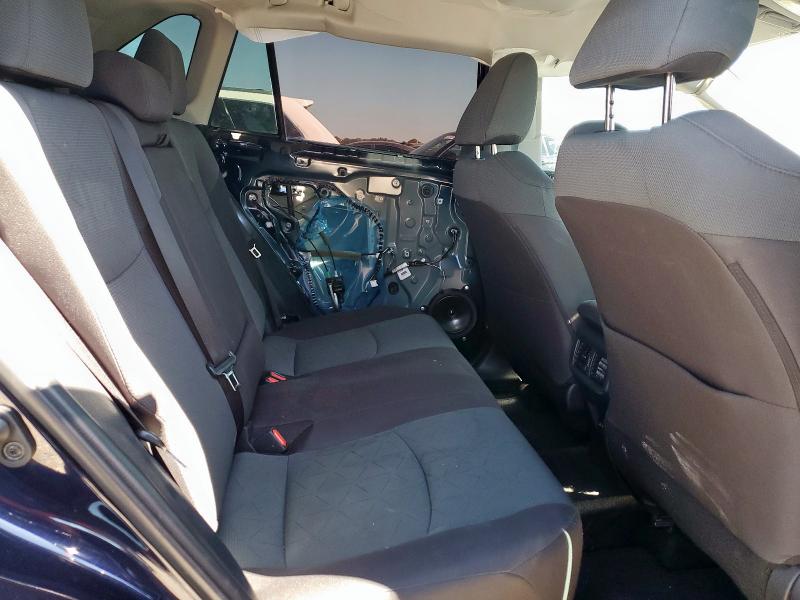 Фото 10 - TOYOTA RAV4