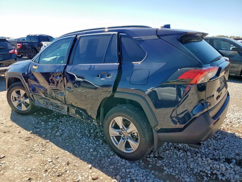 Фото 2 - TOYOTA RAV4