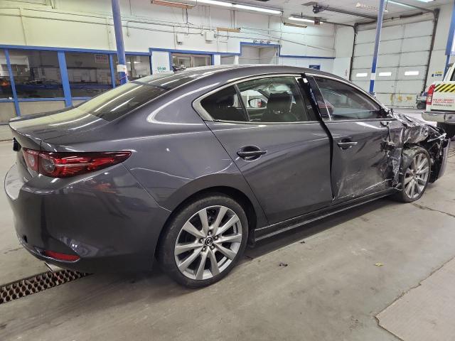 Фото 3 - MAZDA 3