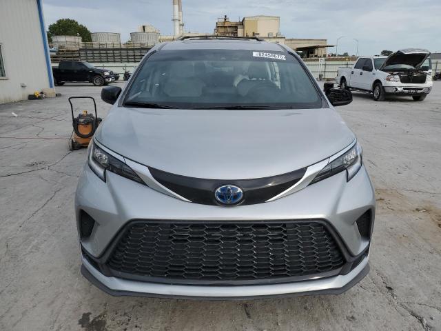 Фото 5 - TOYOTA SIENNA