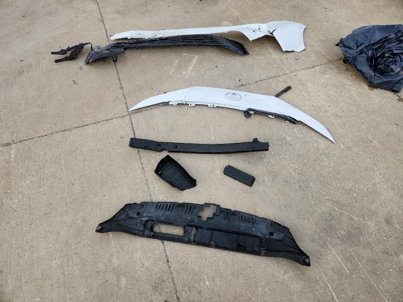 Фото 12 - TOYOTA CAMRY