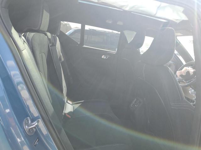 Фото 11 - VOLVO XC40